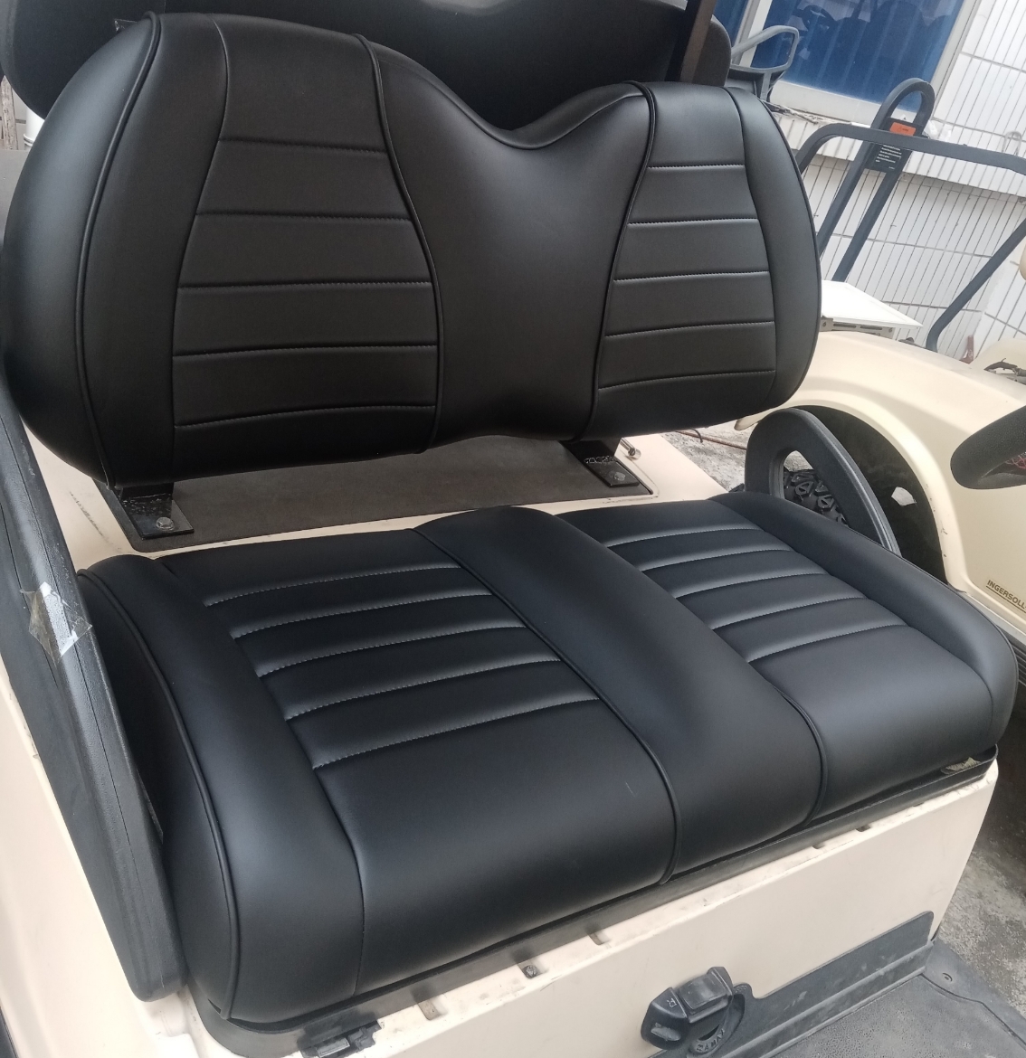 Picture of CLUB CAR PREMUIM FRONT SEAT BACK & BASE SET - BLACK
